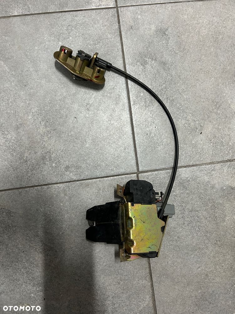 ZAMEK KLAPY TYŁ 8652398 VOLVO s80 S60 I SEDAN 3PIN 00-04 - 3