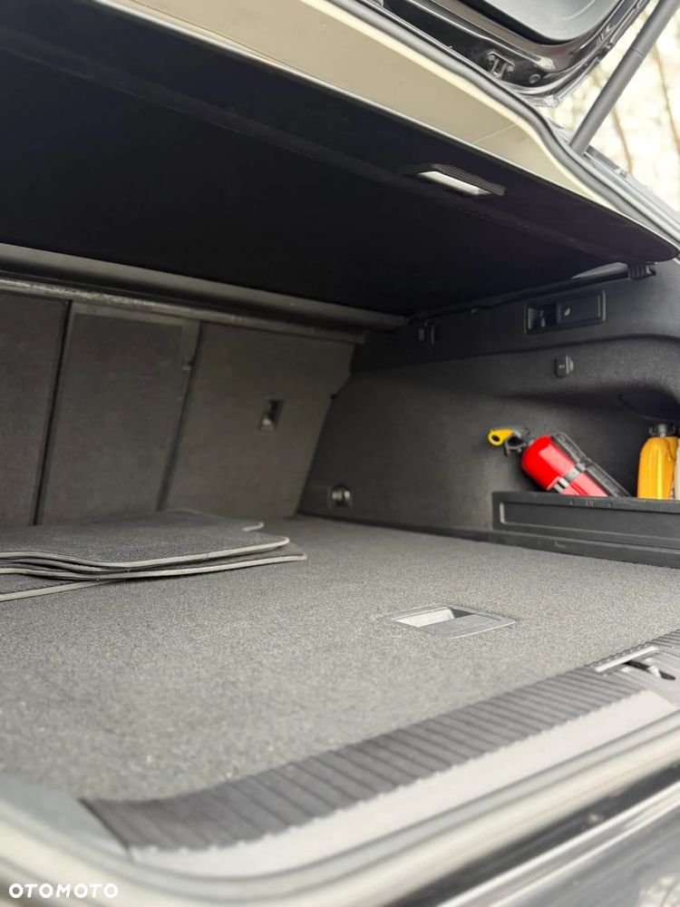 Volkswagen Passat Variant 2.0 TDI SCR DSG Highline - 3