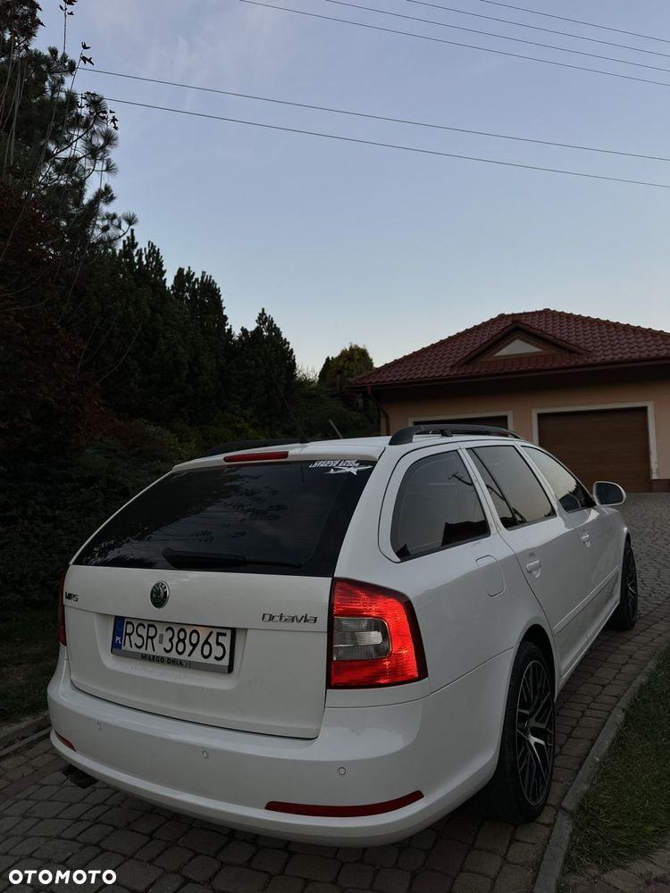 Skoda Octavia 2.0 TSI RS - 8