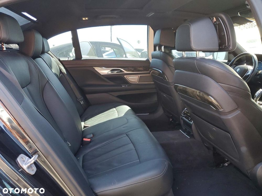 BMW Seria 7 740Le xDrive iPerformance - 11