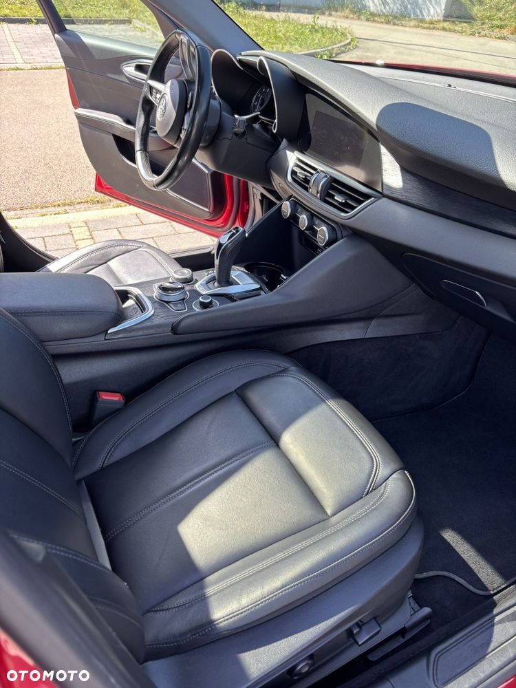 Alfa Romeo Giulia 2.0 Turbo Business - 16