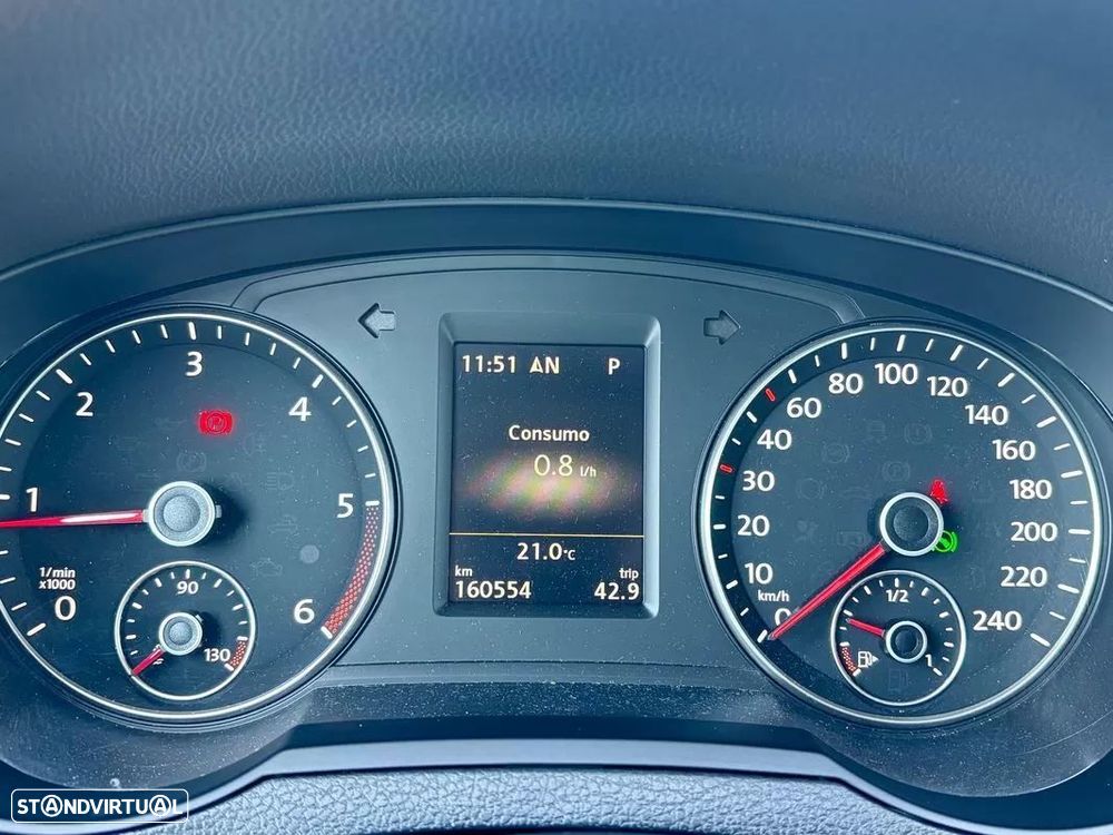 VW Sharan 2.0 TDI Blue Highline DSG - 24