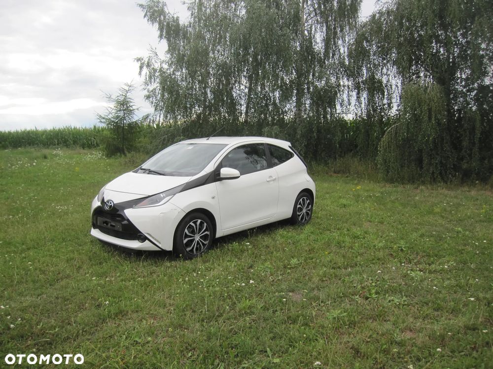 Toyota Aygo x-play club - 1