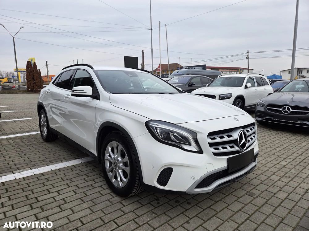 Mercedes-Benz GLA 200 d 4MATIC Aut. - 4