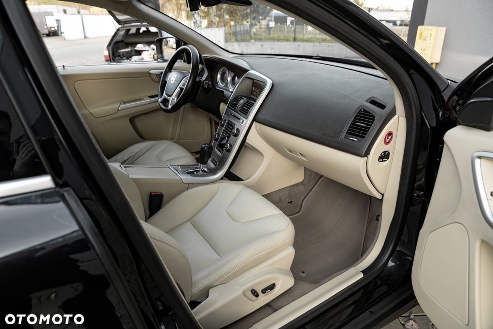 Volvo XC 60 D3 AWD Summum - 22