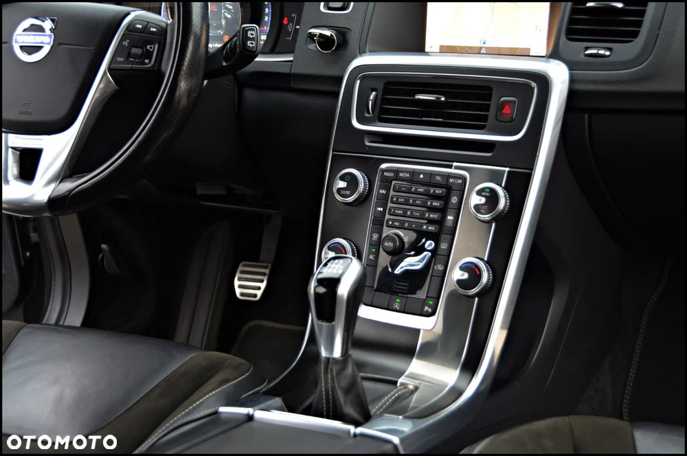 Volvo V60 D2 Drive-E R-Design Momentum - 25