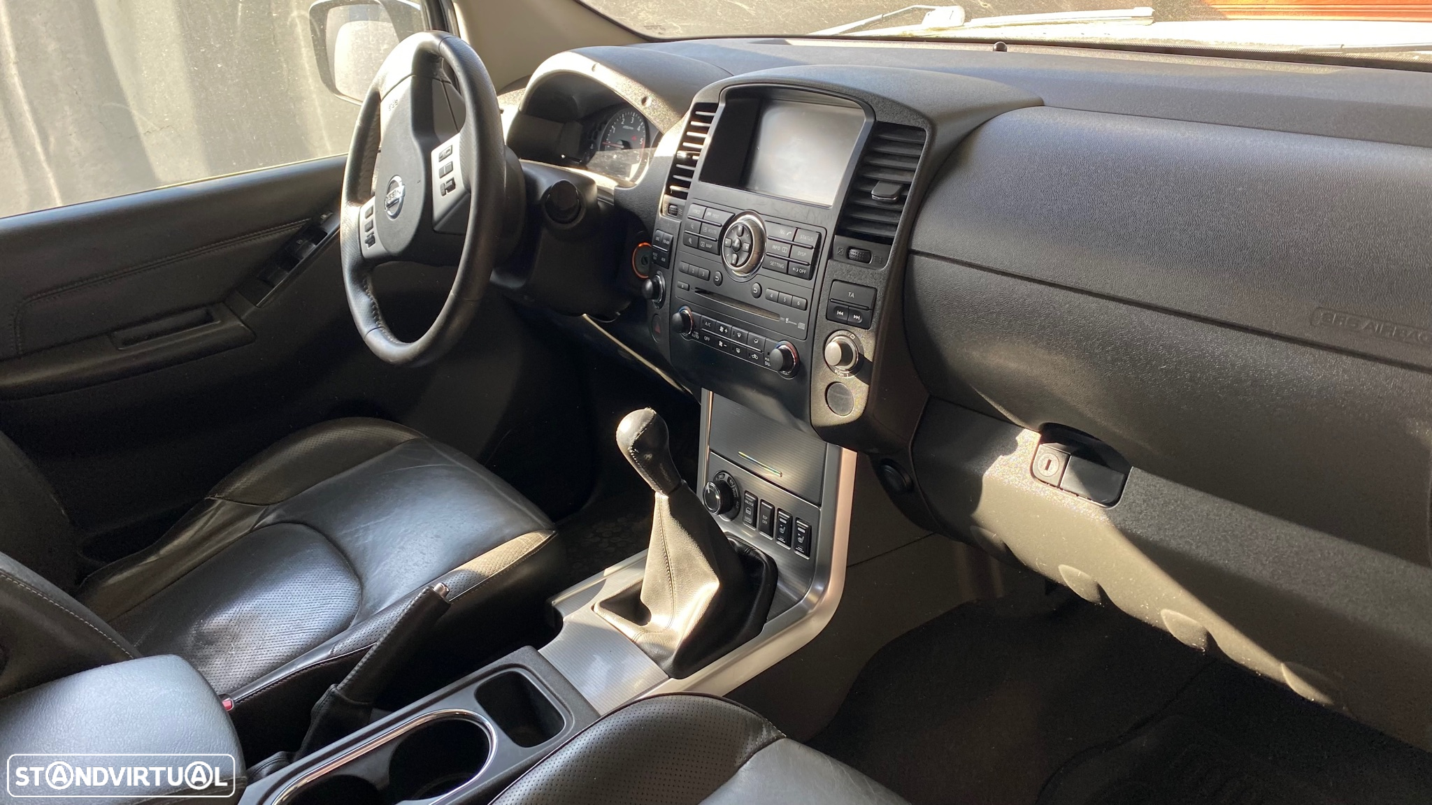 Nissan Navara 2.5 dCi CD LE Hi-Tech +P.Premium 4WD - 9