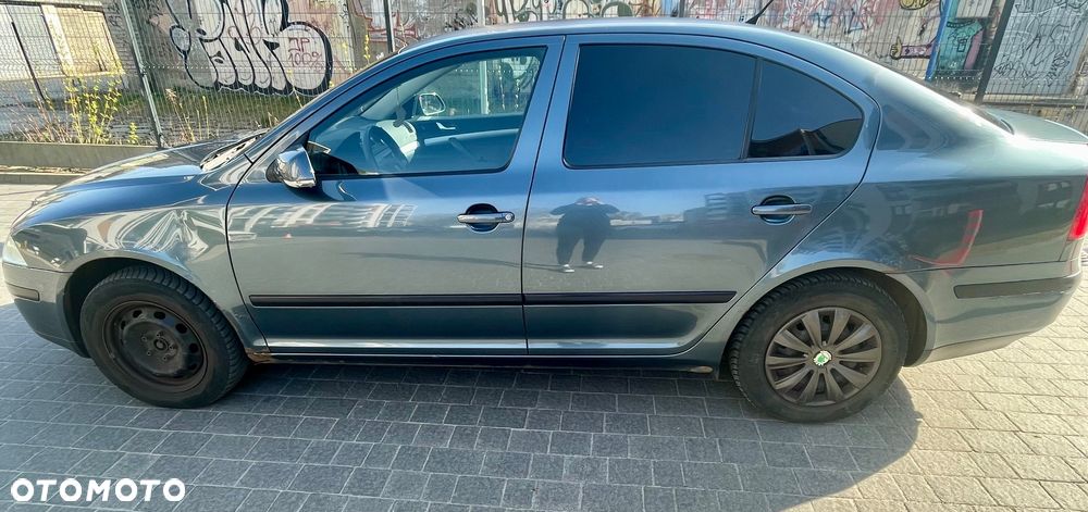 Skoda Octavia 1.6 Ambiente - 4