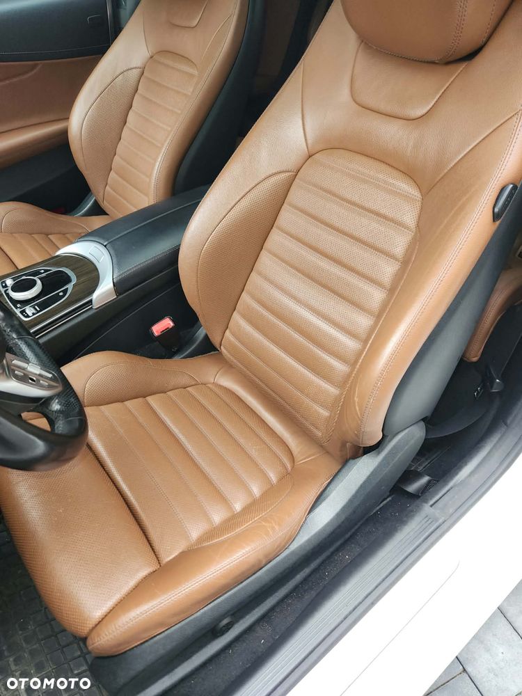 Mercedes-Benz Klasa C 300 9G-TRONIC - 12