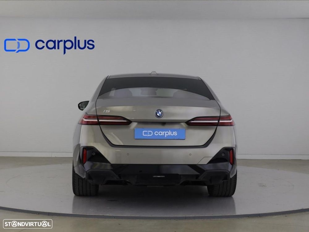 BMW i5 eDrive40 - 6
