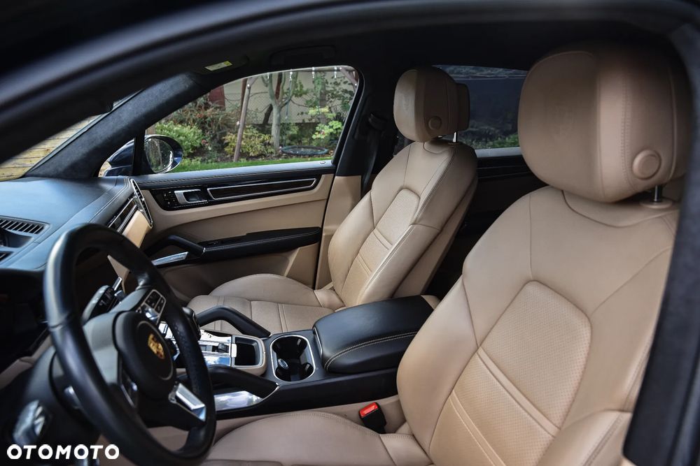 Porsche Cayenne Turbo S E-Hybrid Tiptronic S - 12