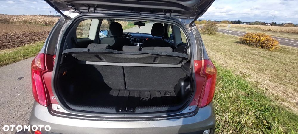 Kia Picanto 1.2 L - 6