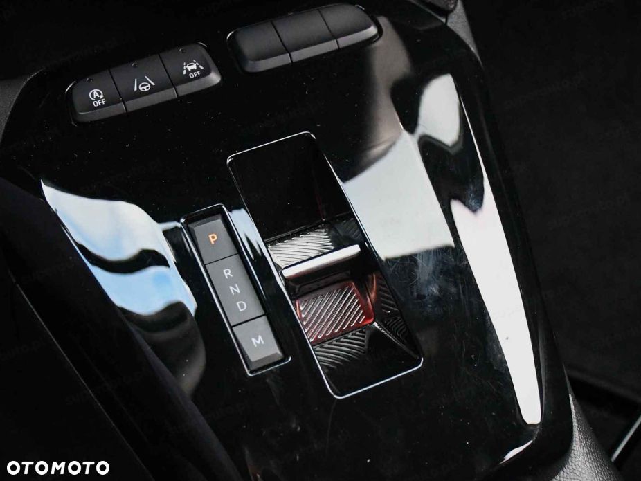 Opel Corsa 1.2 T mHEV GS eDCT - 11