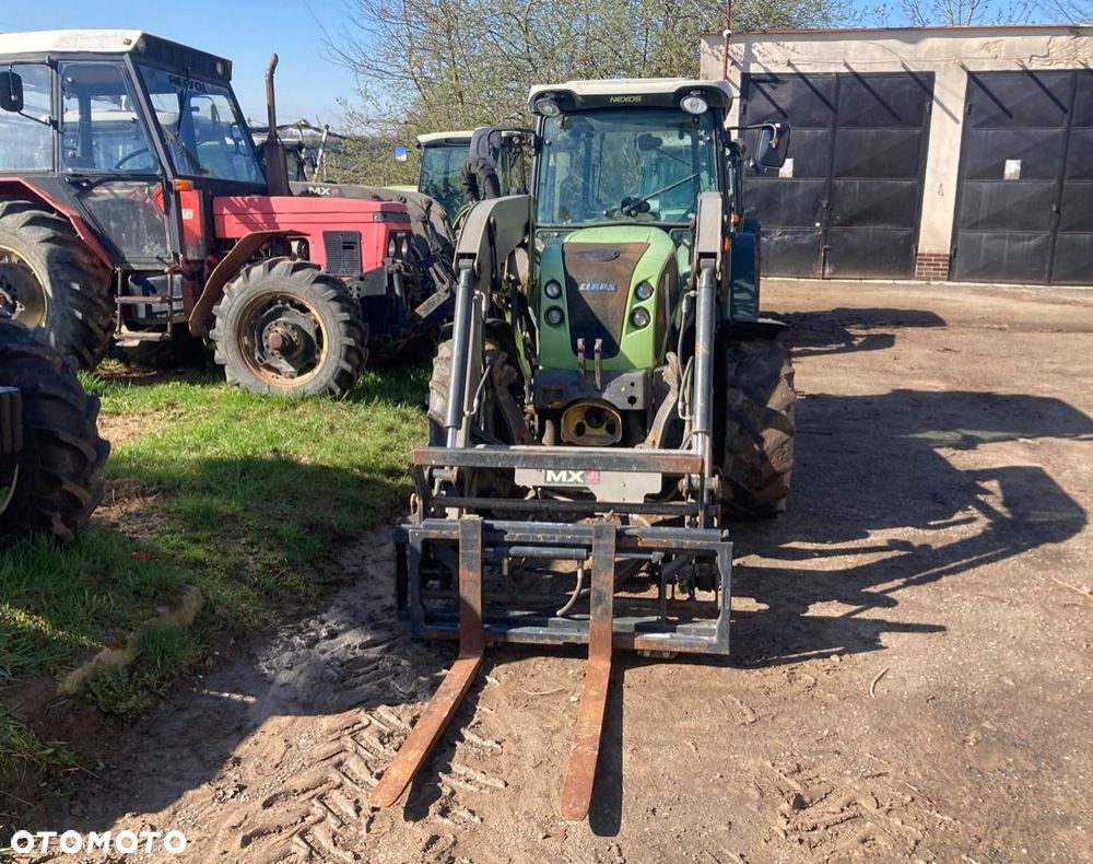 Claas Nexos 240F 4X4 - 3