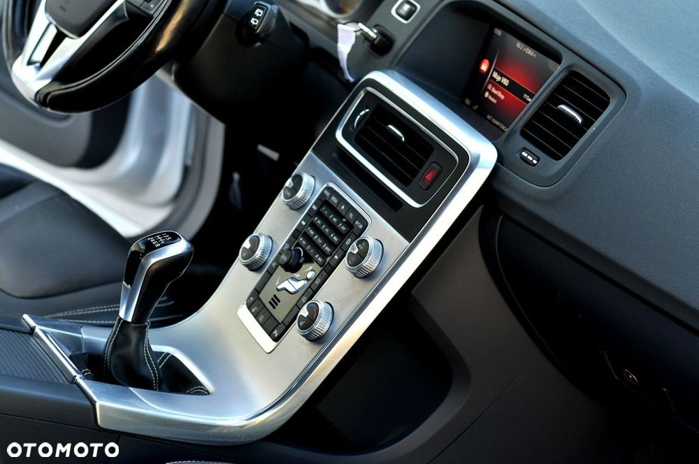 Volvo V60 D2 Drive-E Momentum - 19