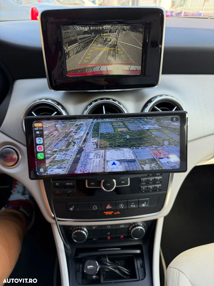 Mercedes-Benz GLA - 16