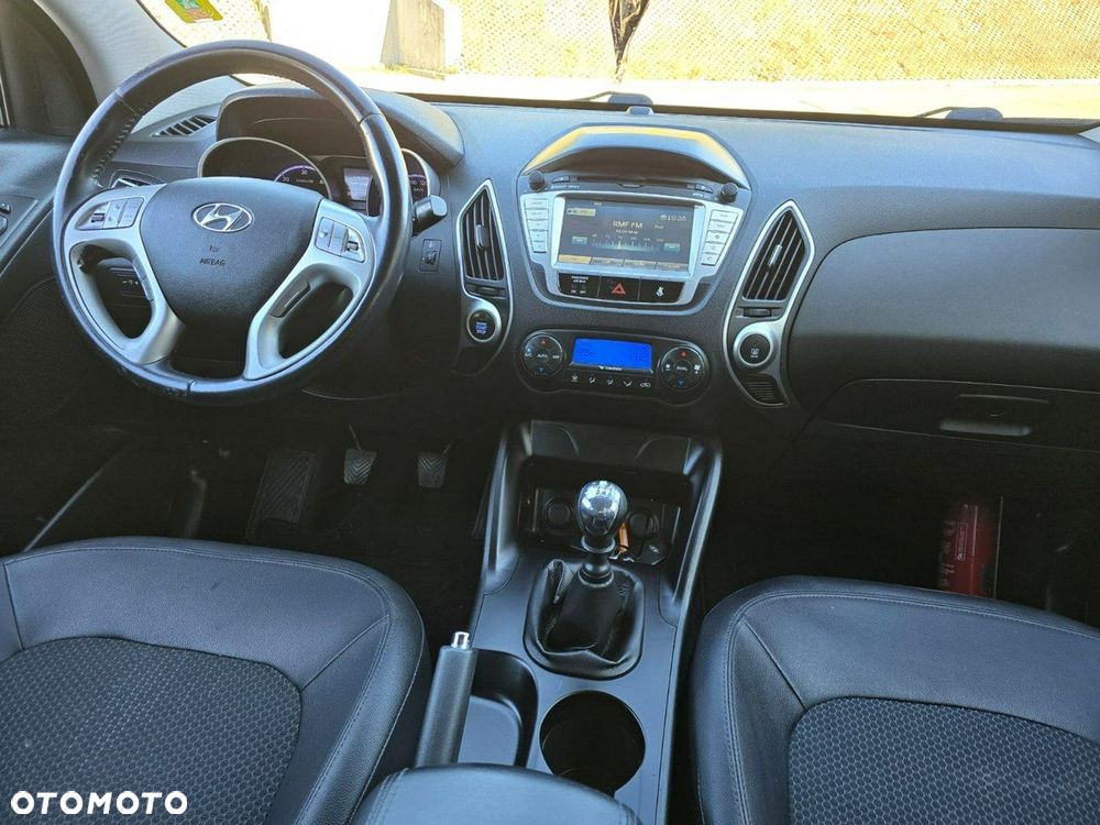 Hyundai ix35 - 23