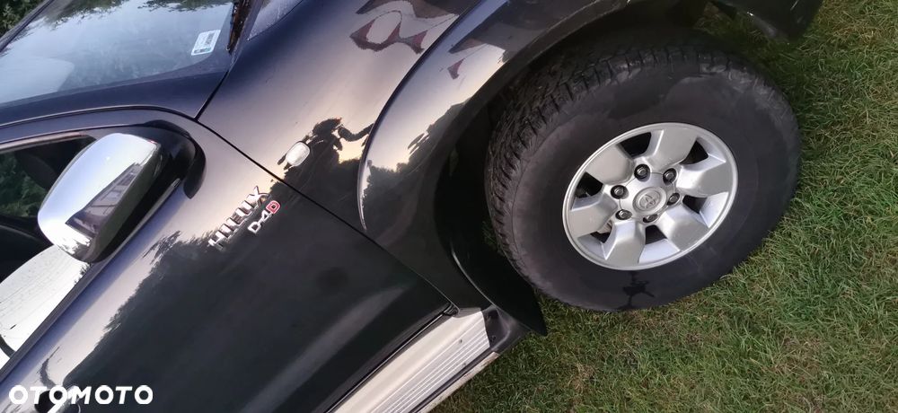 Toyota Hilux 2.5 D-4D DLX + - 6