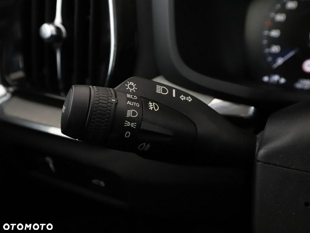 Volvo V60 Cross Country D4 AWD - 33