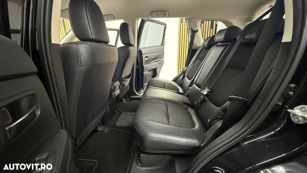 Mitsubishi Outlander 2.0 4WD - 16