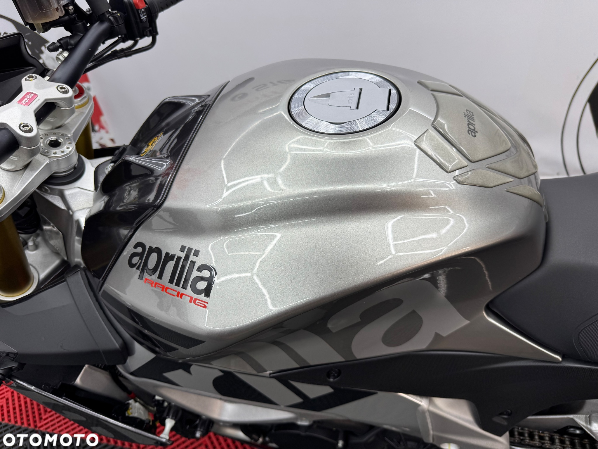 Aprilia Tuono - 19