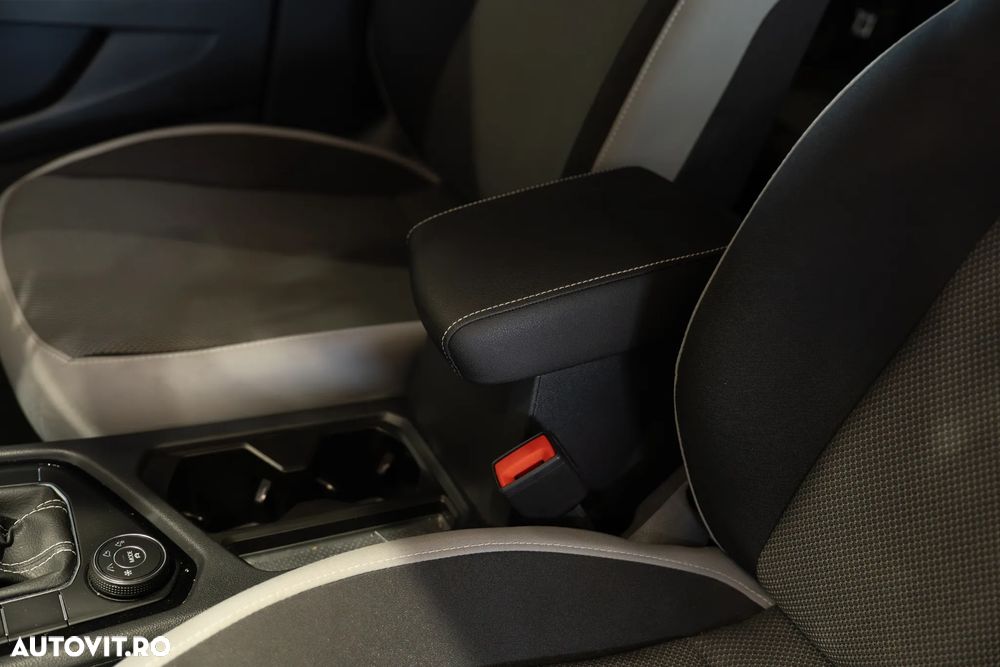 Volkswagen Taos - 27