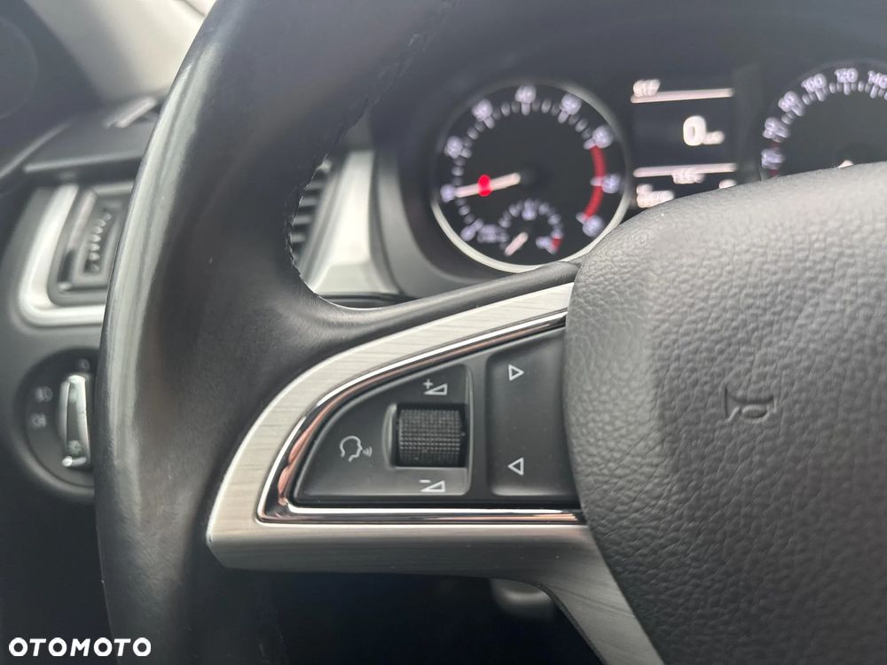 Skoda RAPID Spb 1.2 TSI Ambition - 19