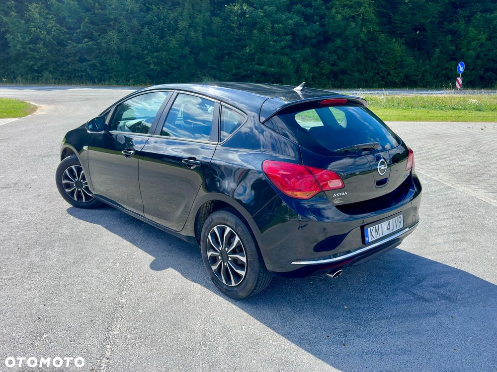 Opel Astra 2.0 CDTI Enjoy - 4