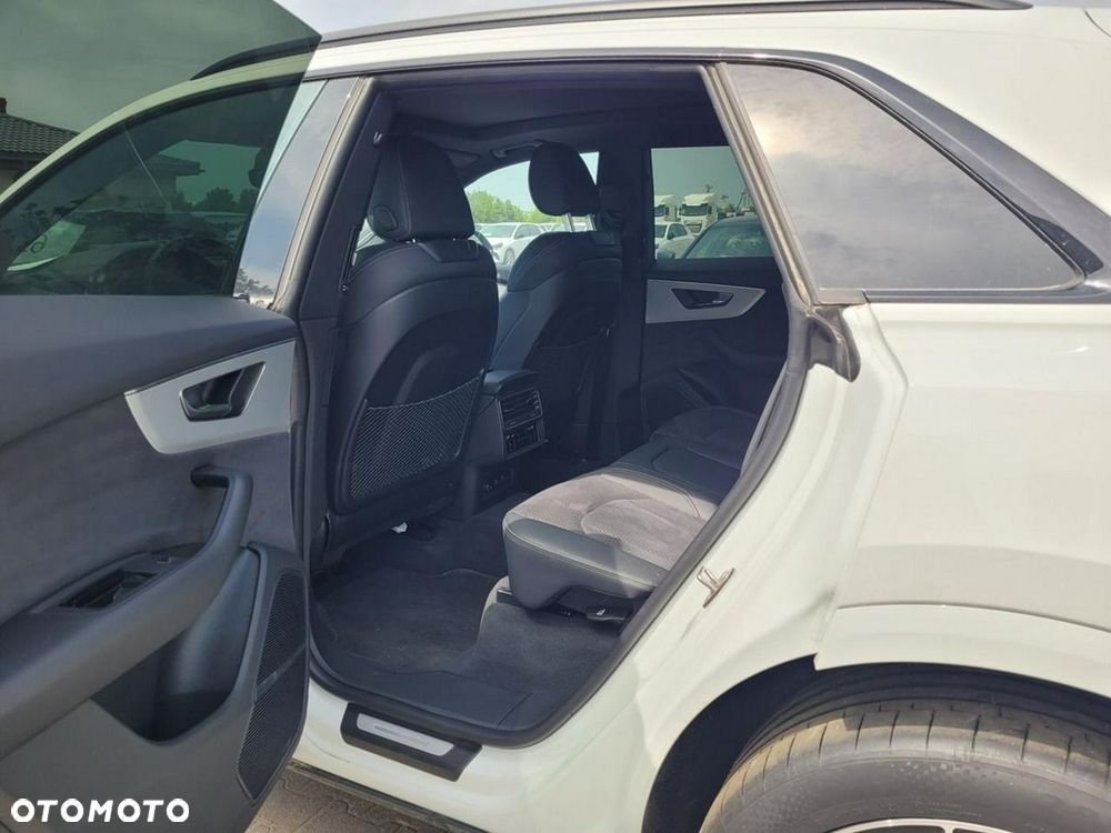 Audi Q8 - 13