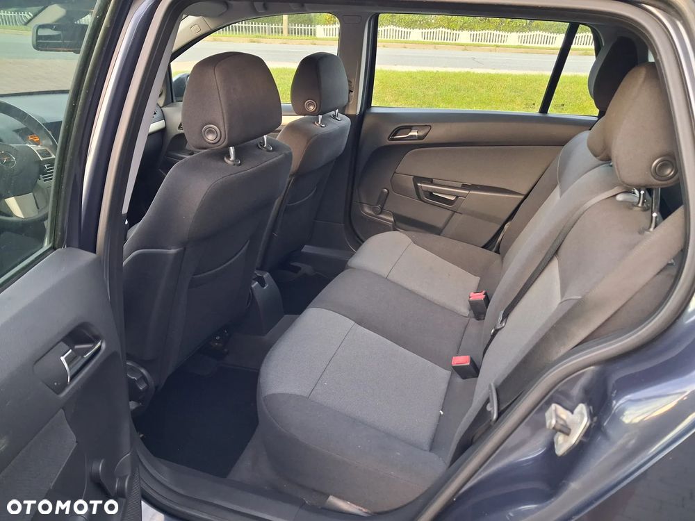 Opel Astra 1.6 Caravan - 9