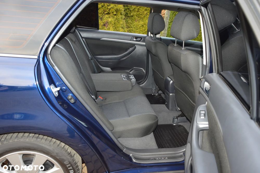 Toyota Avensis 1.8 VVT-i Sol - 17