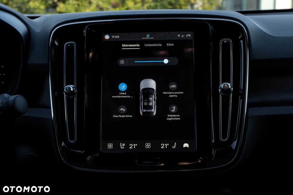 Volvo C40 Recharge Twin AWD Plus - 32
