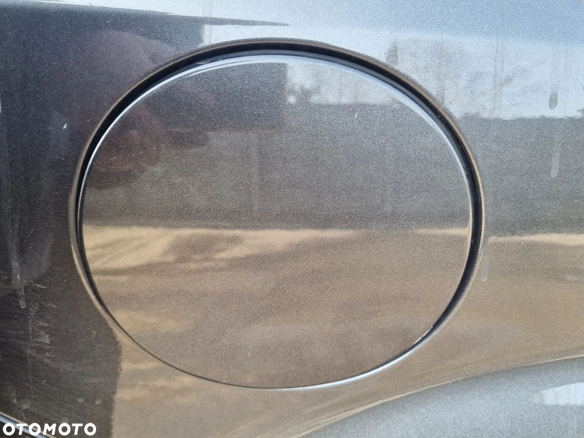 FIAT LINEA 07-15 2009 r. SEDAN 284 klapka wlewu paliwa * - 1