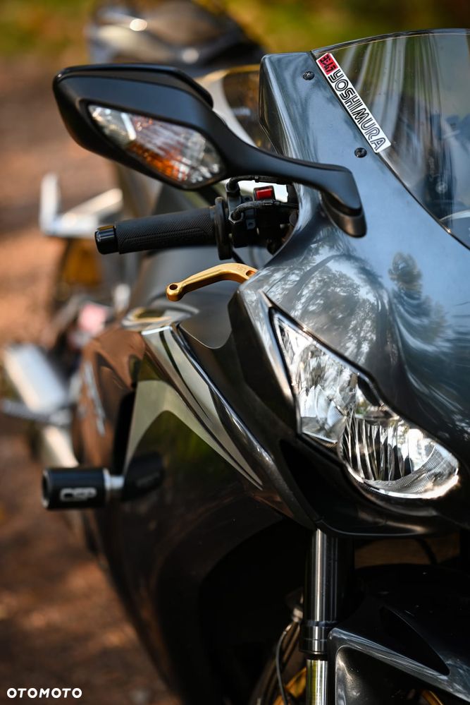 Honda CBR - 1
