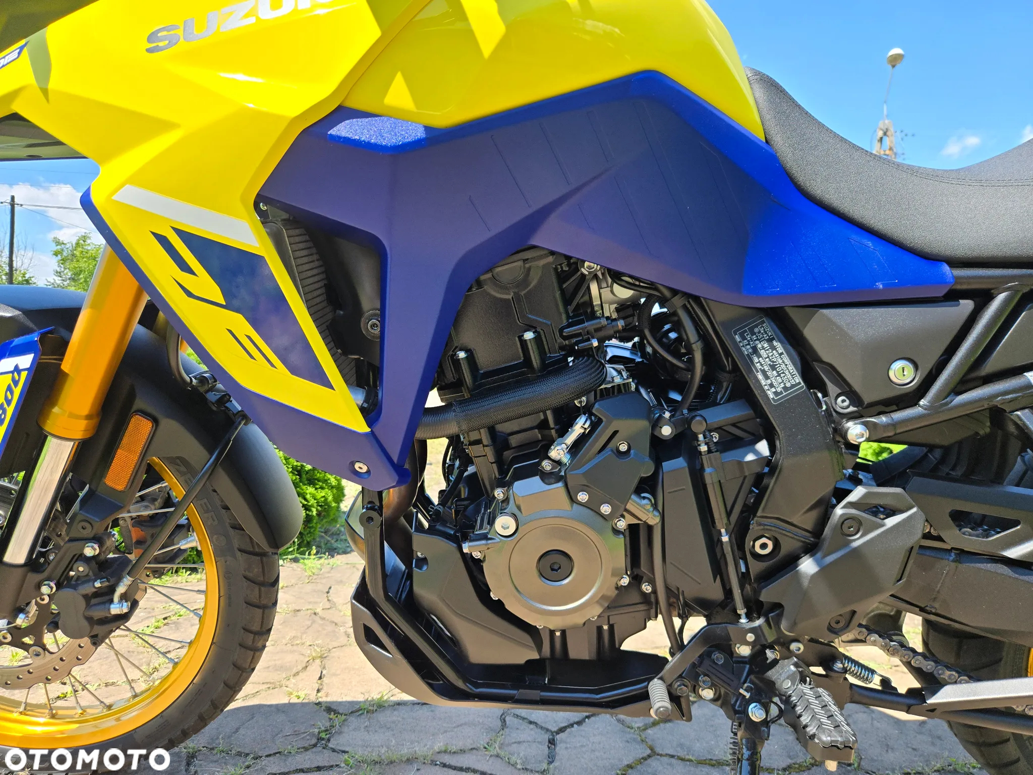 Suzuki V-STROM - 17