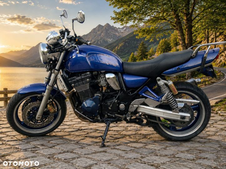 Suzuki GSX - 2