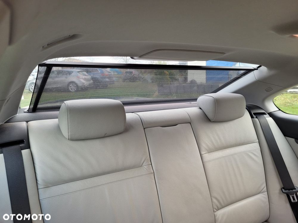 BMW Seria 3 325i Coupe - 21