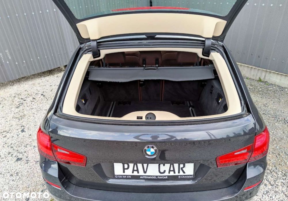 BMW Seria 5 520d Touring Sport Line - 11