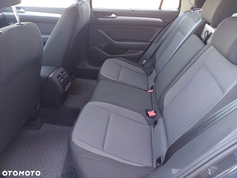 Volkswagen Passat - 7