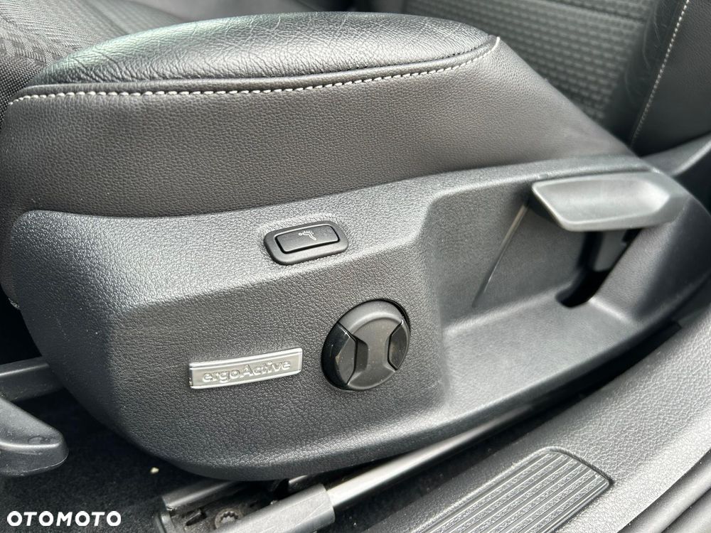Volkswagen Golf 1.6 TDI BMT Comfortline - 27