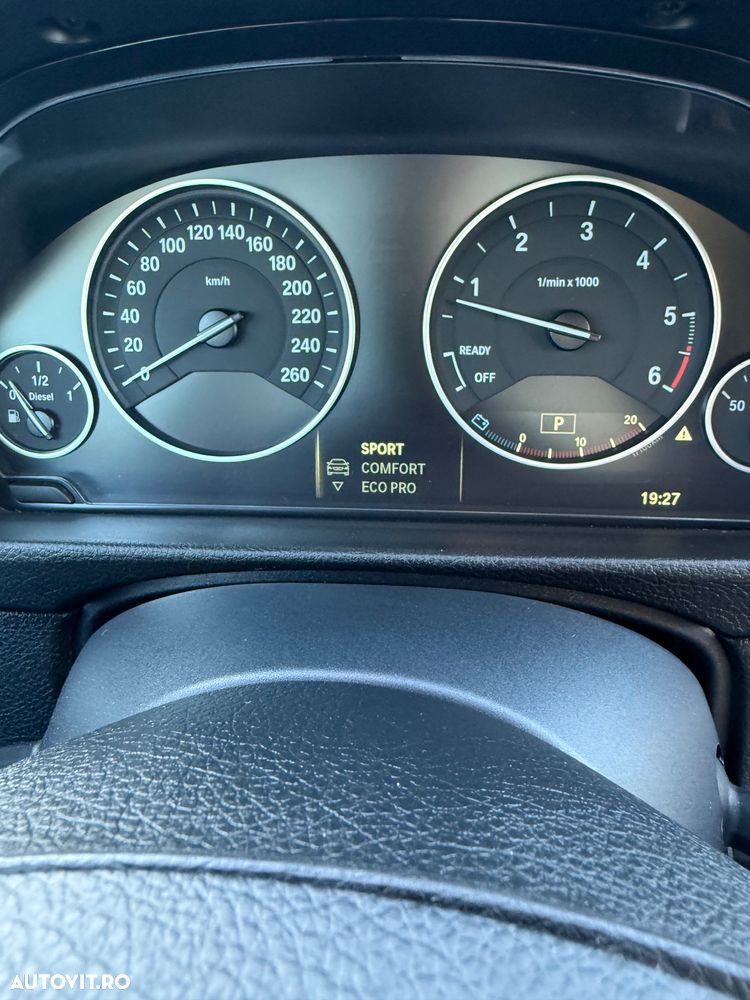 BMW Seria 3 318d Aut. Sport Line - 26