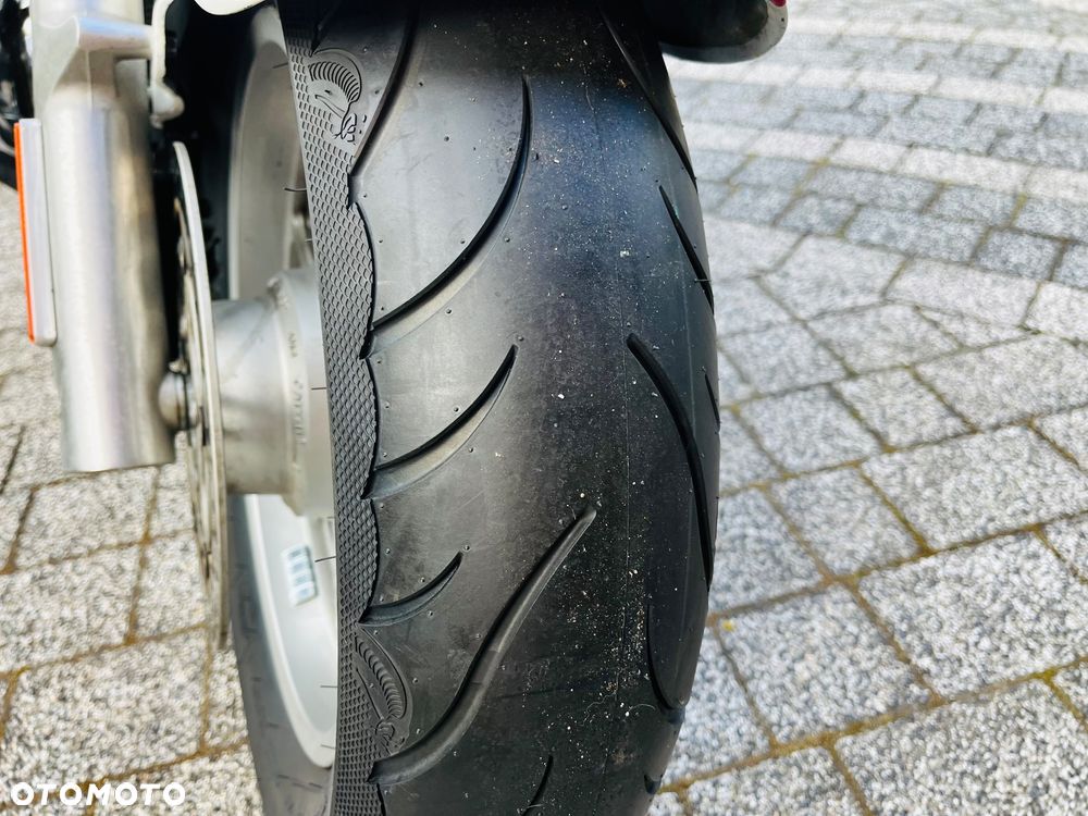 Suzuki Intruder - 6
