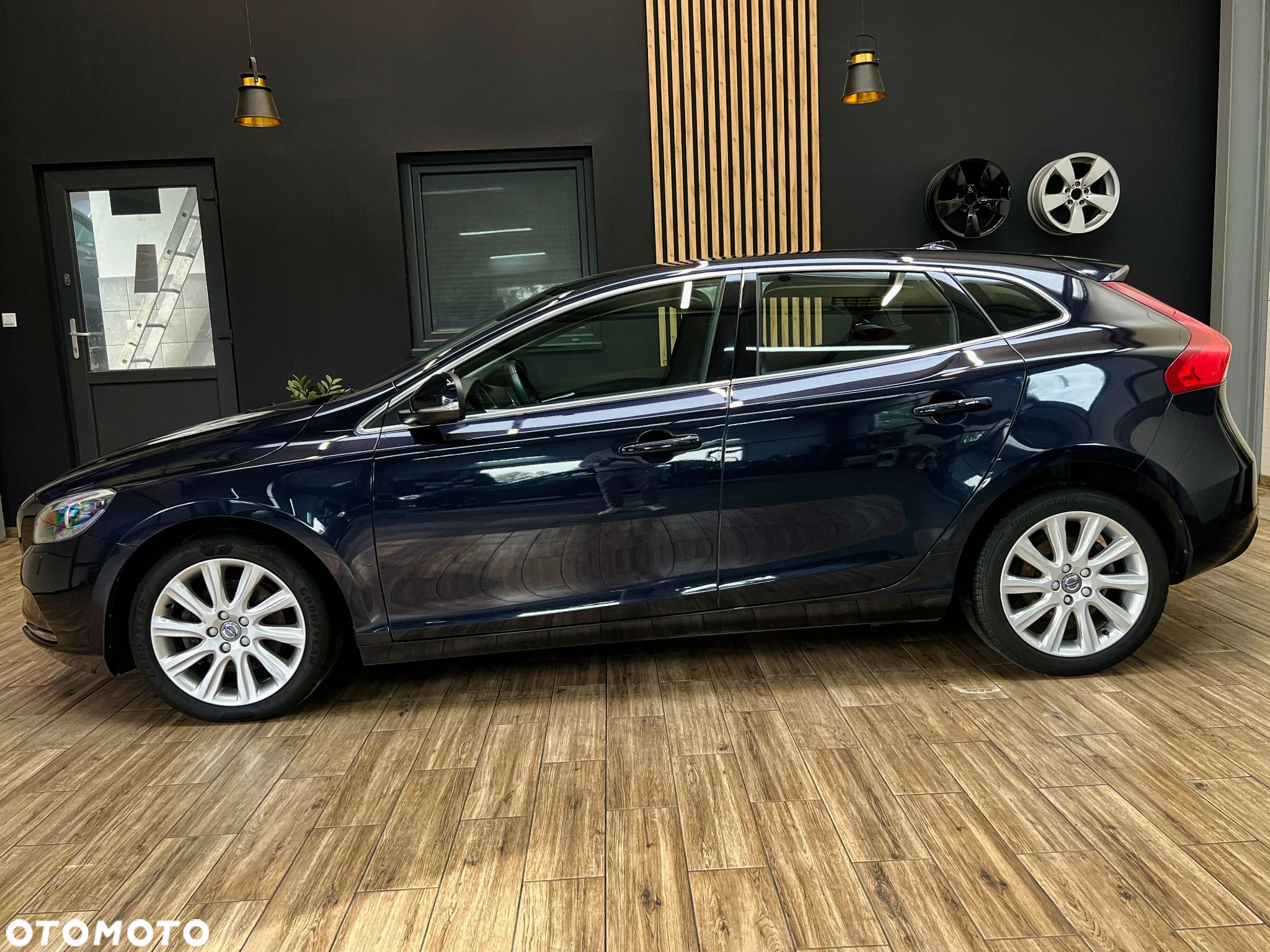 Volvo V40 D2 Drive-E Momentum - 11