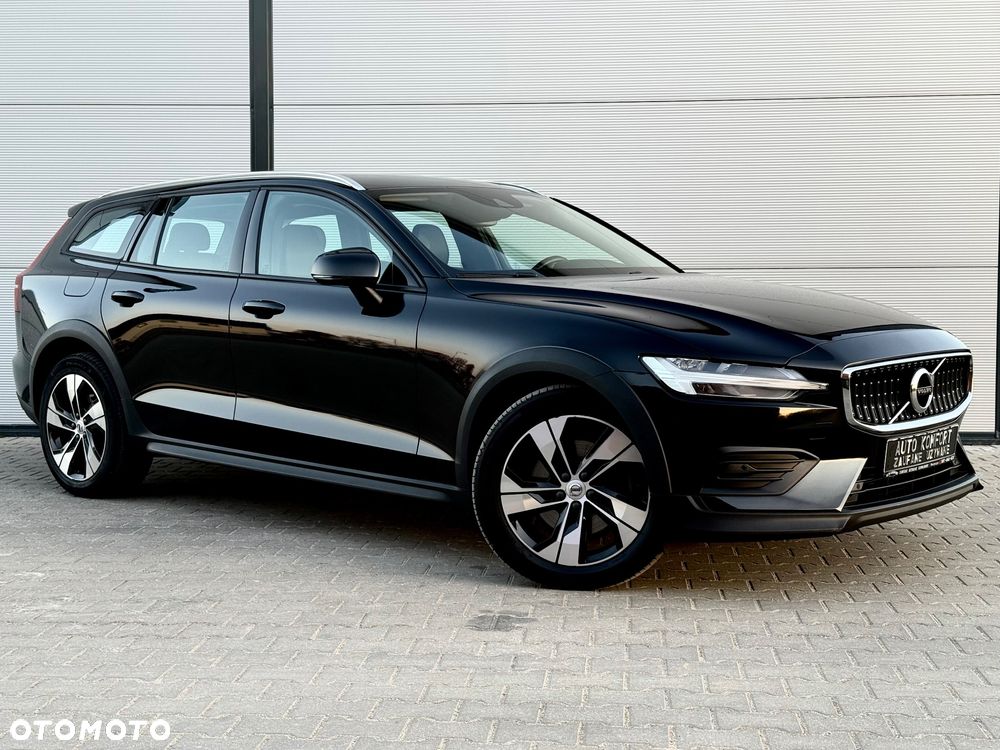Volvo V60 Cross Country - 11