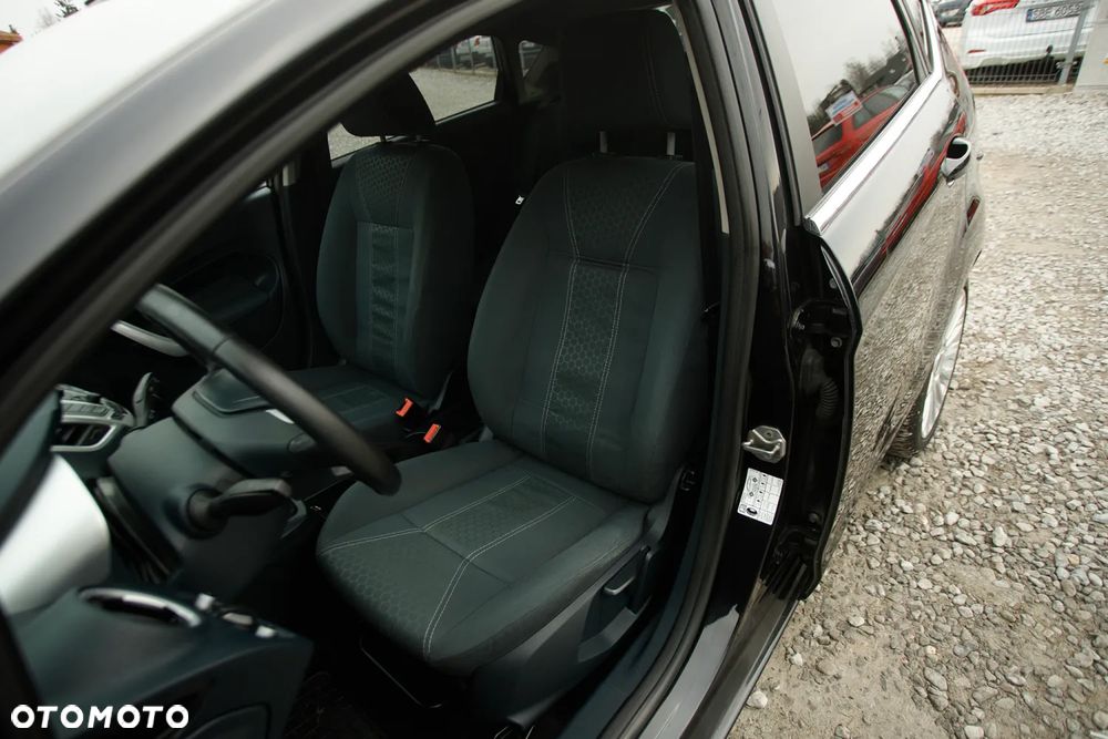Ford Fiesta 1.25 Titanium X - 19