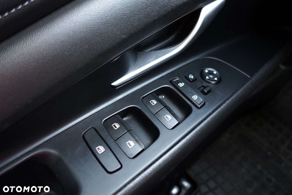 Hyundai Elantra - 16