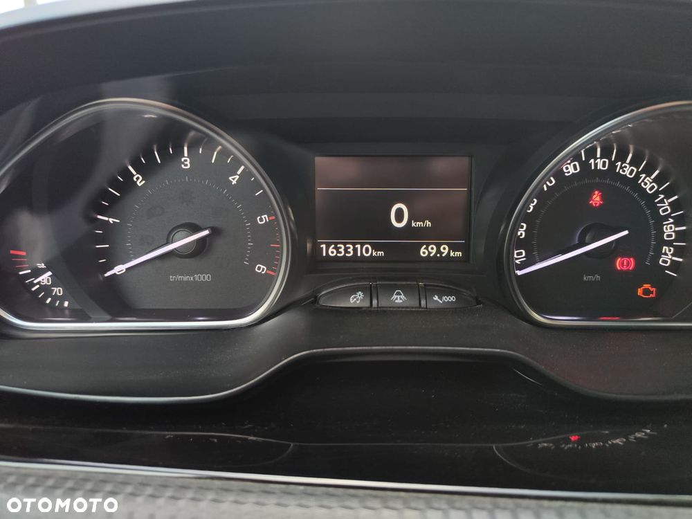 Peugeot 2008 1.6 BlueHDi Style - 14