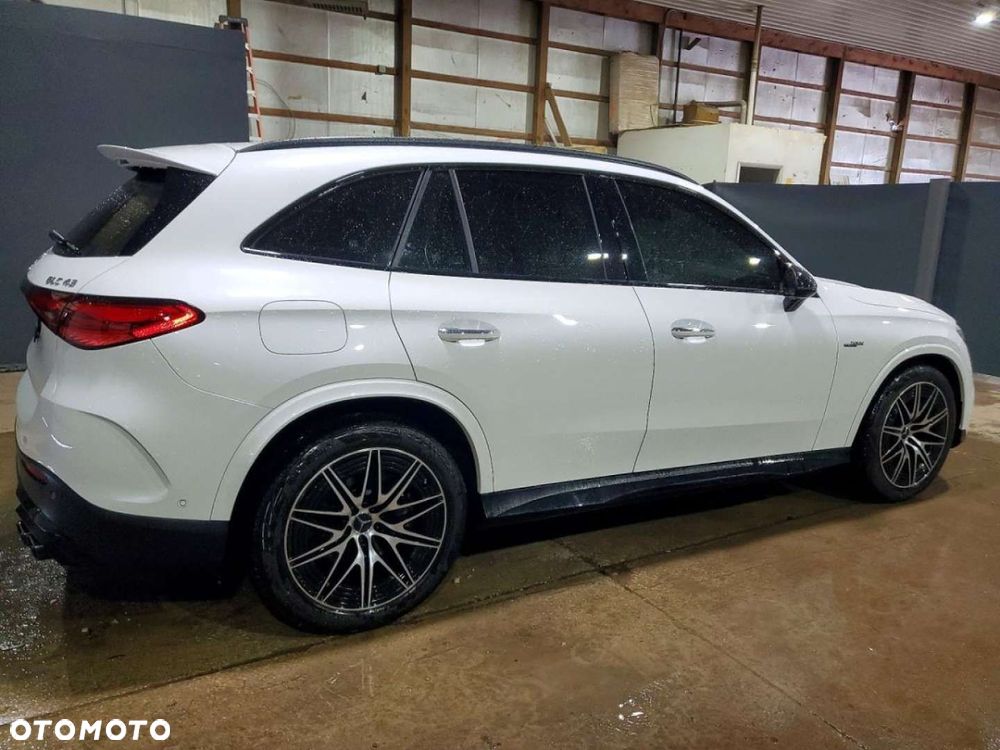 Mercedes-Benz GLC - 4