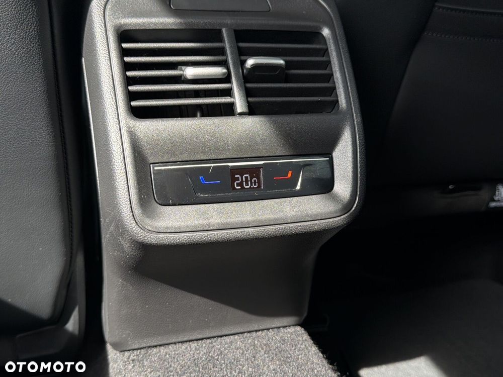 Volkswagen Passat - 36
