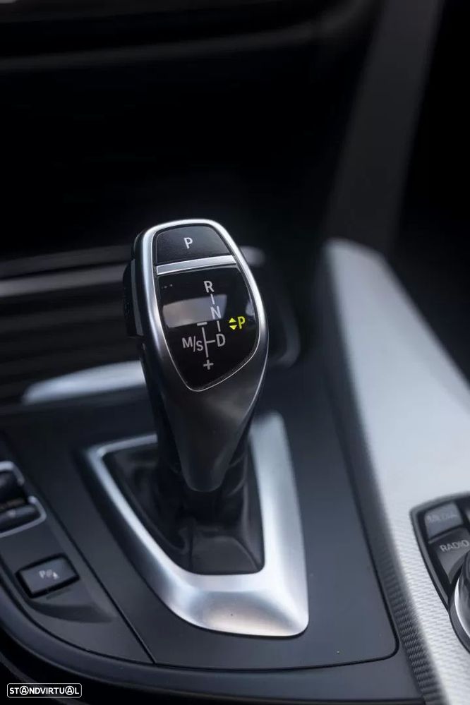 BMW 320 d Auto Pack M - 16